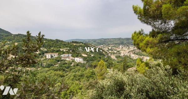 VILLA AVEC VUE DEGAGEE GARAGE ET TERRAIN A VENDRE -  NYONS