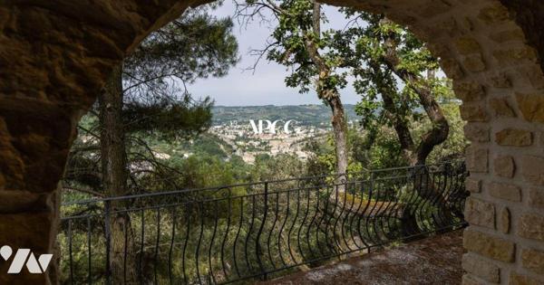 VILLA AVEC VUE DEGAGEE GARAGE ET TERRAIN A VENDRE -  NYONS