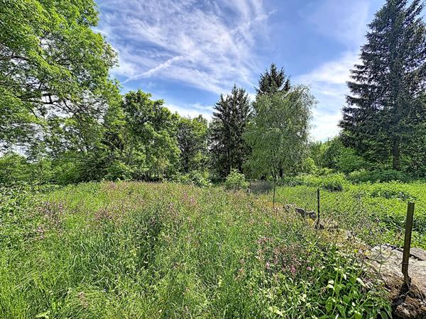 CHAMPCLAUSE Ancienne  ferme à rénover sur plus de 1400 m² de terrain avec vue dégagée