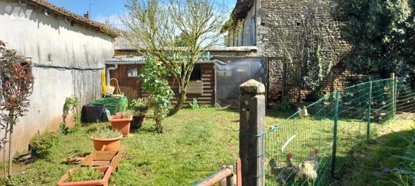 Achat - Immeuble Lezay 79120 325 m 2