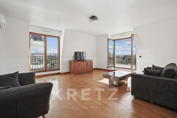 Dernier étage avec terrasse plein ciel et vue Tour Eiffel