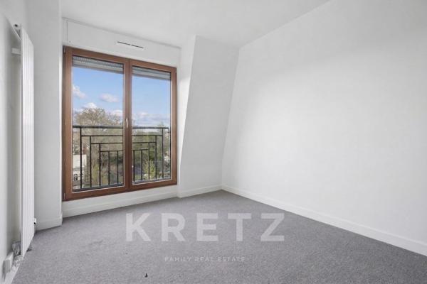 Dernier étage avec terrasse plein ciel et vue Tour Eiffel