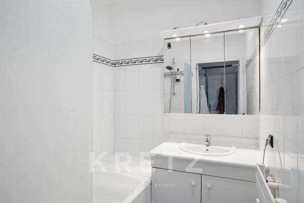 Dernier étage avec terrasse plein ciel et vue Tour Eiffel