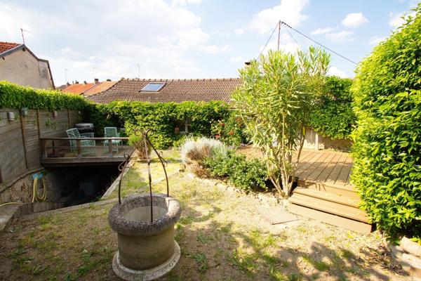 Ensemble de maisons et locaux commerciaux Montlhéry