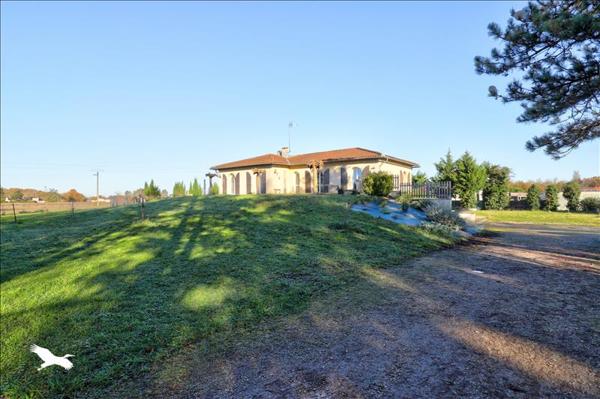 Maison à vendre |  Lagrave |  6 pièces | 200 m²