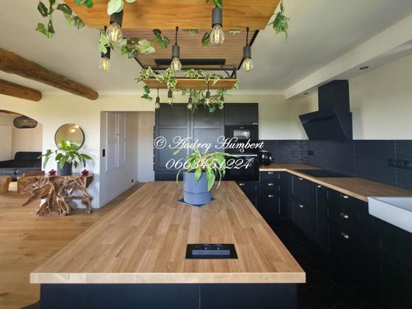 En EXCLUSIVITE à VILLENEUVE, Belle Maison de maçon de 144 m² (2 appartements) avec jardin clos et arboré