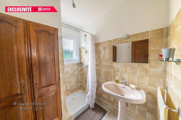 En EXCLUSIVITE à VILLENEUVE, Belle Maison de maçon de 144 m² (2 appartements) avec jardin clos et arboré