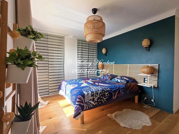 En EXCLUSIVITE à VILLENEUVE, Belle Maison de maçon de 144 m² (2 appartements) avec jardin clos et arboré