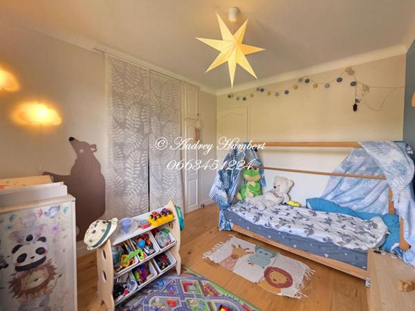 En EXCLUSIVITE à VILLENEUVE, Belle Maison de maçon de 144 m² (2 appartements) avec jardin clos et arboré