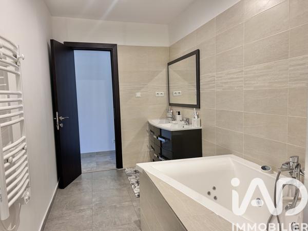 Appartement à vendre 5 pièces 155 m² Nîmes