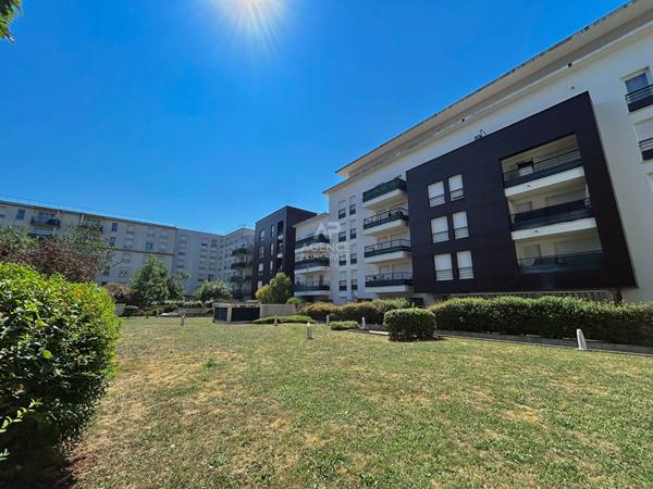 Appartement Cergy 5 pièce(s) 85.62 m2 276 000 € **  - Référence  2340
