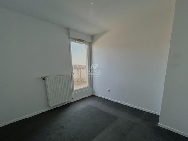Appartement Cergy 5 pièce(s) 85.62 m2 276 000 € **  - Référence  2340