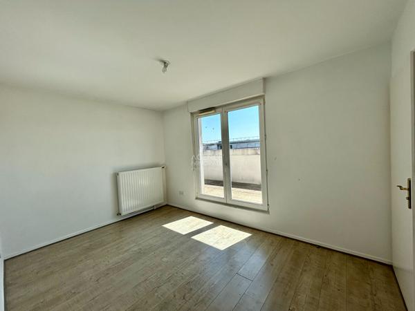 Appartement Cergy 5 pièce(s) 85.62 m2 276 000 € **  - Référence  2340