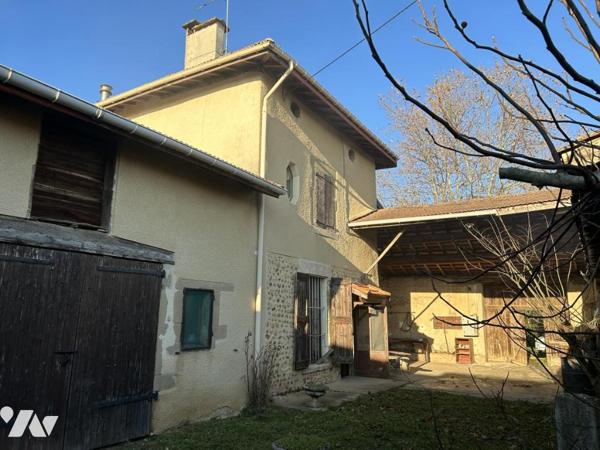 Ancienne ferme à rénover avec cour et dépendances, sur la Commune de BOURG-DE-PEAGE.