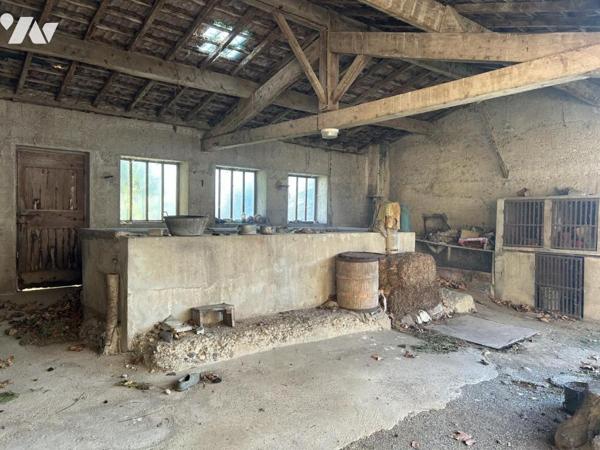 Ancienne ferme à rénover avec cour et dépendances, sur la Commune de BOURG-DE-PEAGE.