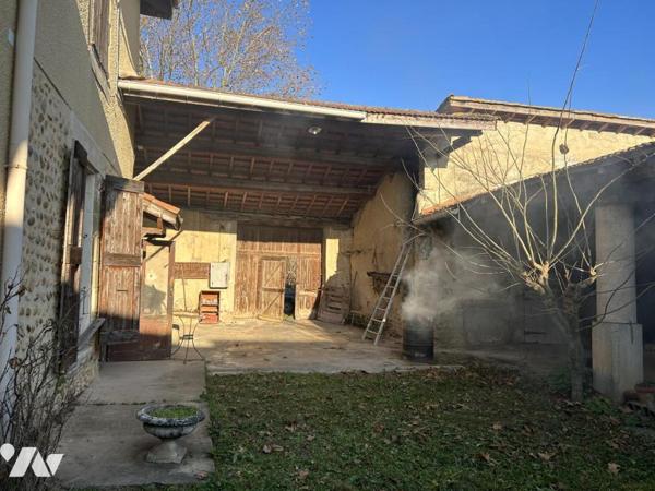 Ancienne ferme à rénover avec cour et dépendances, sur la Commune de BOURG-DE-PEAGE.