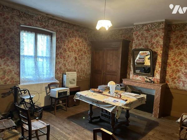 Ancienne ferme à rénover avec cour et dépendances, sur la Commune de BOURG-DE-PEAGE.