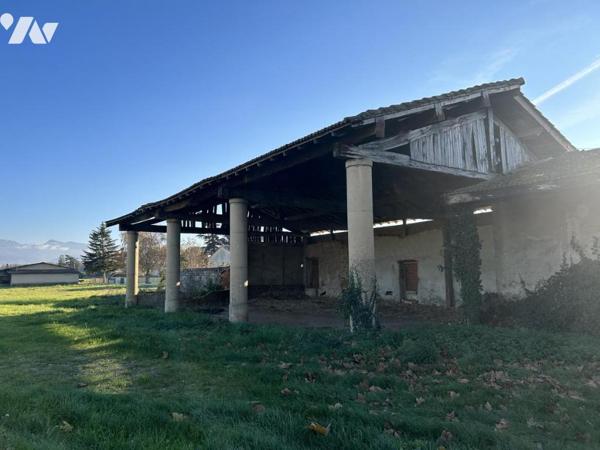 Ancienne ferme à rénover avec cour et dépendances, sur la Commune de BOURG-DE-PEAGE.
