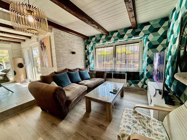 Maison en pierre avec piscine , 125 m² , Jardin sans vis-à-vis