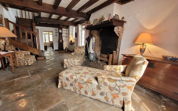 Maison à vendre    9 pièces •  Saint-Geours-de-Maremne