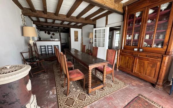 Maison à vendre    9 pièces •  Saint-Geours-de-Maremne