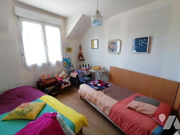 EXCLUSIVITE TRENTE CINQ NOTAIRES !!! Proche du centre-ville hsitorique de Bruz, au 2ème et dern...