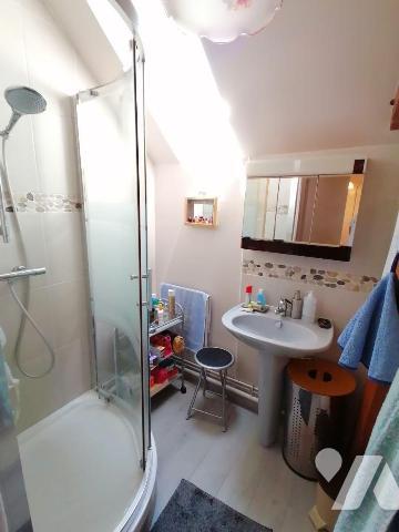 EXCLUSIVITE TRENTE CINQ NOTAIRES !!! Proche du centre-ville hsitorique de Bruz, au 2ème et dern...