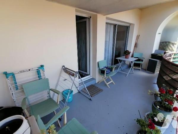 EXCLUSIVITE TRENTE CINQ NOTAIRES !!! Proche du centre-ville hsitorique de Bruz, au 2ème et dern...