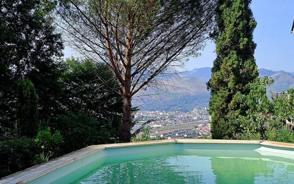 Maison à vendre    6 pièces • 300 m2 Lourdes