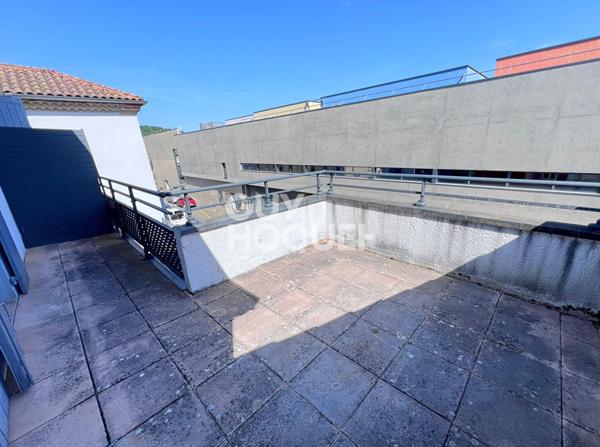 STUDIO EN CENTRE VILLE AVEC TERRASSE