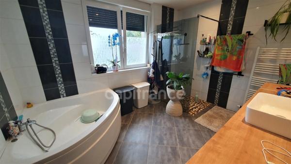 Maison à vendre 6 pièces de 156m² SAINT LOUP SUR SEMOUSE (70)