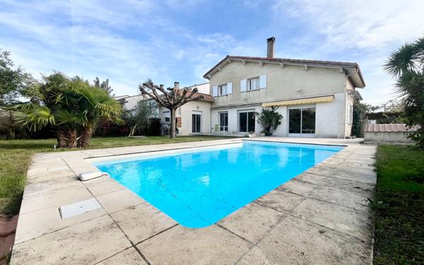 Maison à louer    5 pièces • 219,50 m2 Mérignac