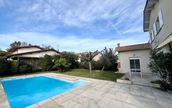 Maison à louer    5 pièces • 219,50 m2 Mérignac