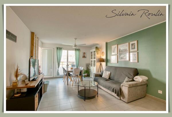 T3 lumineux avec terrasse sans vis-à-vis – Résidence sécurisée à Saint-Just