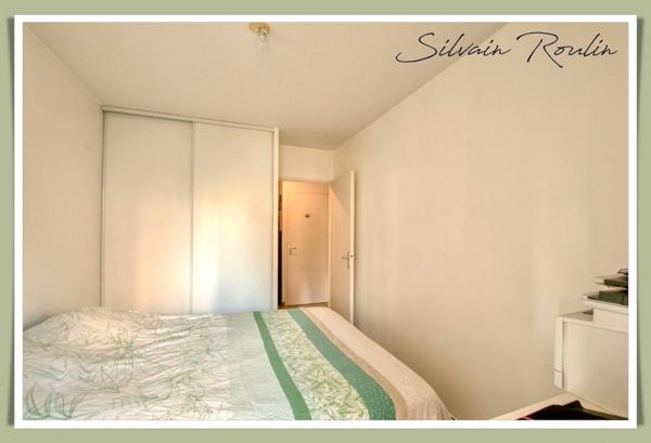 T3 lumineux avec terrasse sans vis-à-vis – Résidence sécurisée à Saint-Just