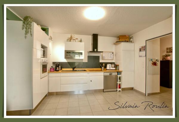 T3 lumineux avec terrasse sans vis-à-vis – Résidence sécurisée à Saint-Just