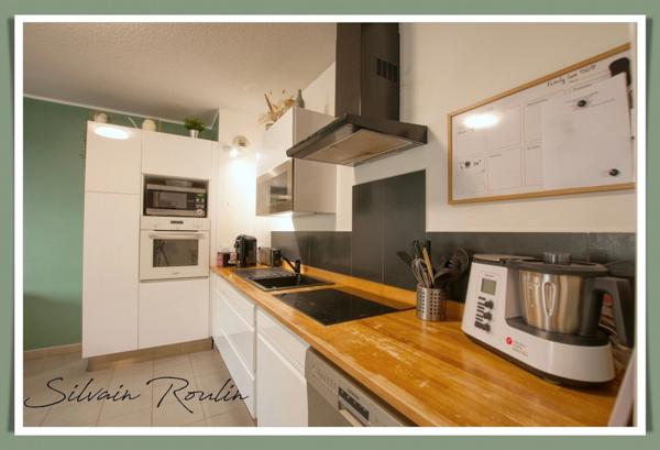 T3 lumineux avec terrasse sans vis-à-vis – Résidence sécurisée à Saint-Just