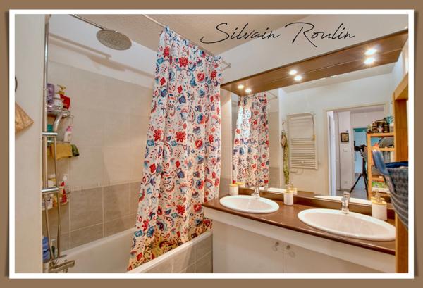 T3 lumineux avec terrasse sans vis-à-vis – Résidence sécurisée à Saint-Just