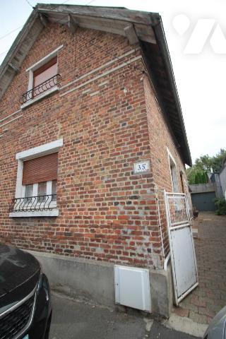 Proche CAMBRAI, longère individuelle de  90 m² 2 chambres terrain et garage