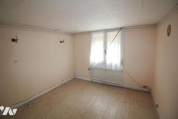 Proche CAMBRAI, longère individuelle de  90 m² 2 chambres terrain et garage