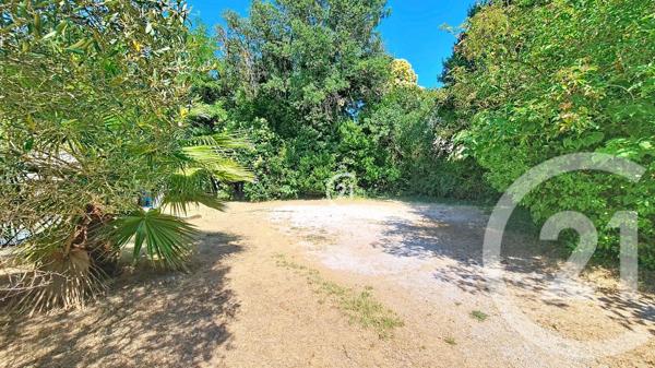 Maison à vendre  5 pièces - 165 m 2   ST MARTIN DE CRAU  - 13
