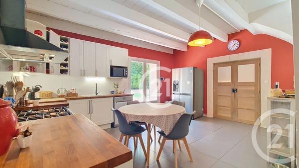 Maison à vendre  5 pièces - 165 m 2   ST MARTIN DE CRAU  - 13