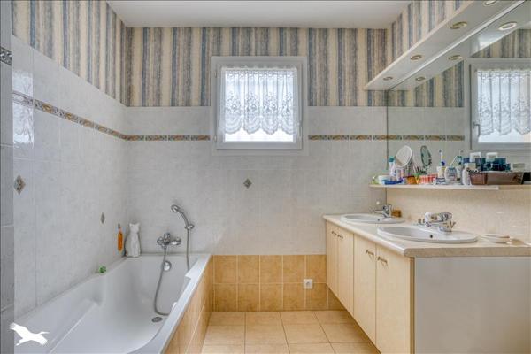 Maison à vendre |  Lavergne |  5 pièces | 145 m²