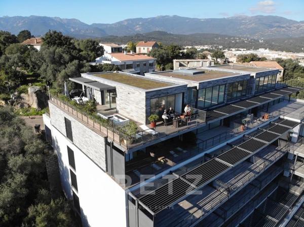Porto- Vecchio, appartement avec vue sur le golfe et la citadelle