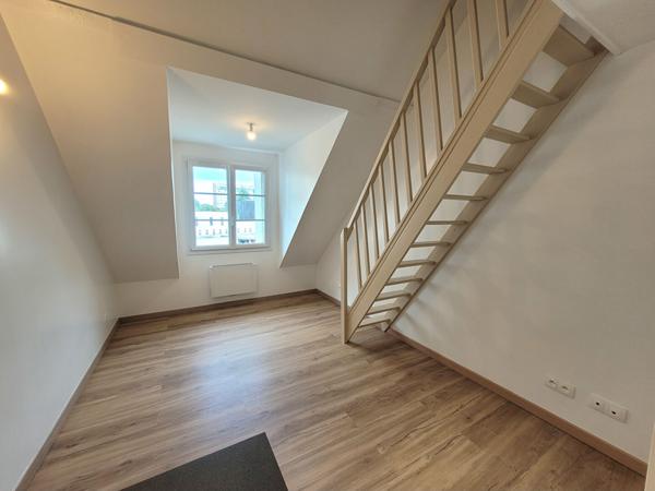 PAU : LOCATION MEUBLEE -  T2 rénové de  36m²
