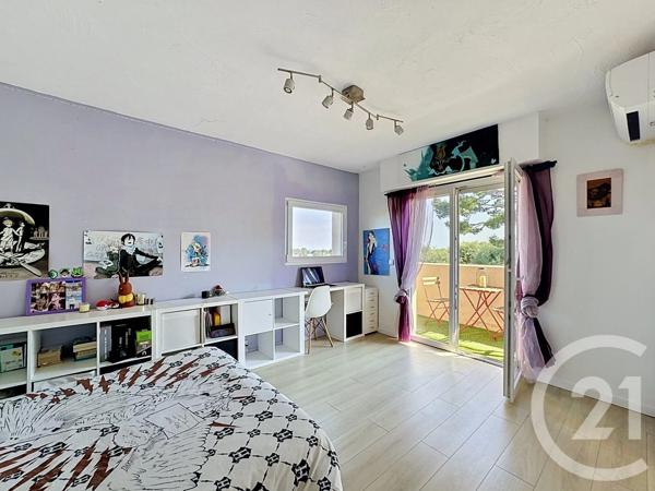 Maison à vendre  7 pièces - 147,50 m 2   ANTIBES  - 06