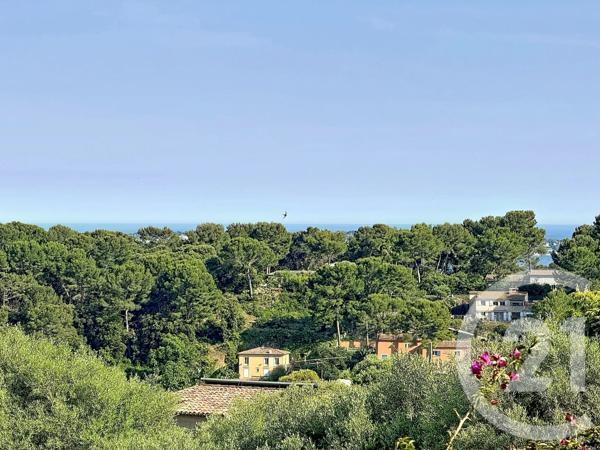 Maison à vendre  7 pièces - 147,50 m 2   ANTIBES  - 06