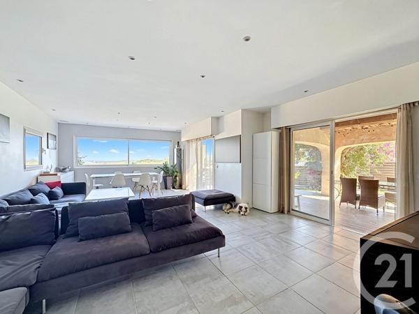 Maison à vendre  7 pièces - 147,50 m 2   ANTIBES  - 06