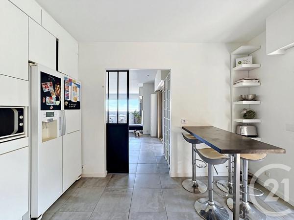 Maison à vendre  7 pièces - 147,50 m 2   ANTIBES  - 06