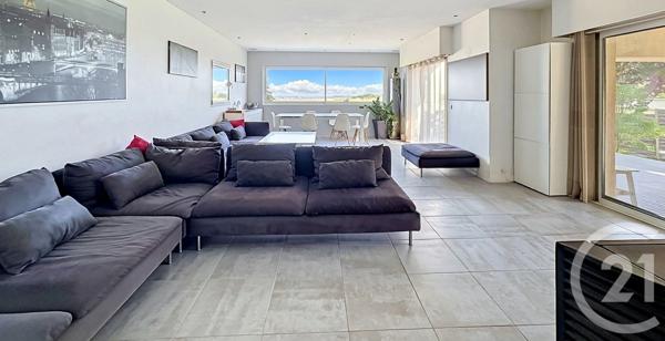 Maison à vendre  7 pièces - 147,50 m 2   ANTIBES  - 06